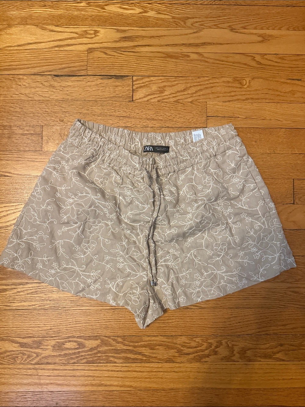 Zara Taupe Shorts with White Floral Embroidery